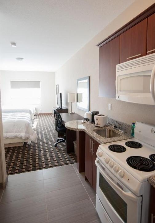 carlyle western star inn and suites