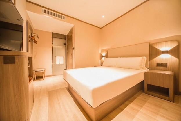 hanting hotel shenyang nanta shoe market