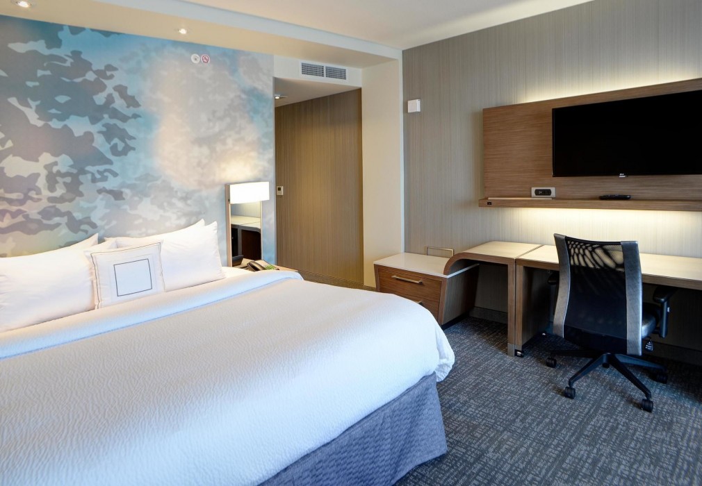 courtyard muncie at horizon convention center