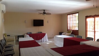 Habitation Hatt Hotel,Delmas>>Carrefour,3 star