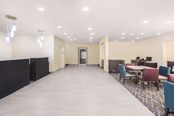 La Quinta Inn & Suites By Wyndham Rome,Cartersville>>Adairsville,3 star