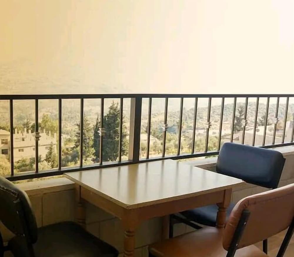 al jabal castle hotel ajloun