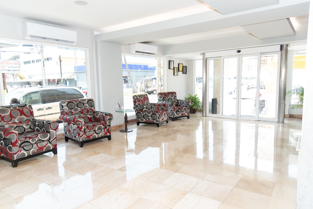 impala hotel in front of the ado