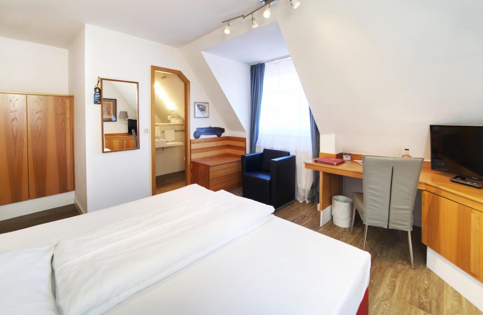 reinhardts garni automobilia hotel