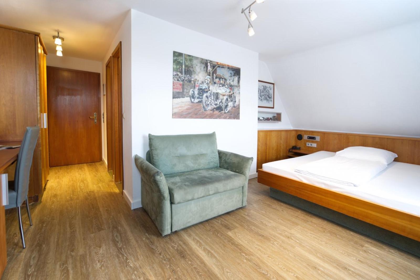 reinhardts garni automobilia hotel
