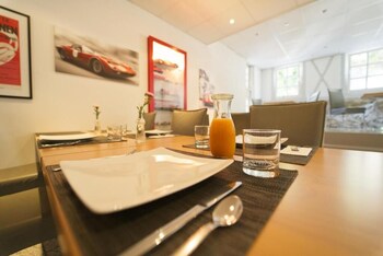 reinhardts garni automobilia hotel