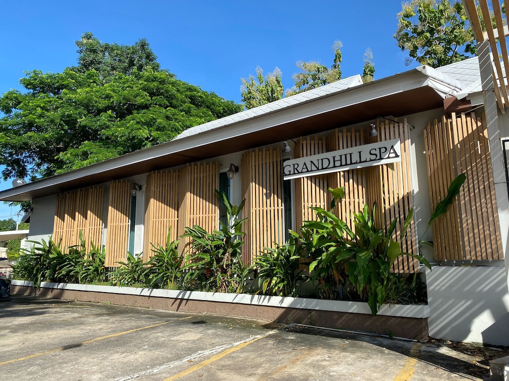 grand hill resort and spa