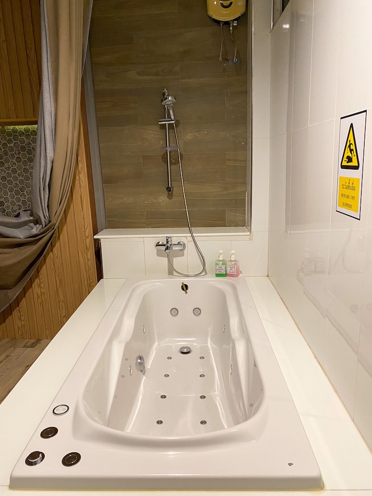 grand hill resort and spa