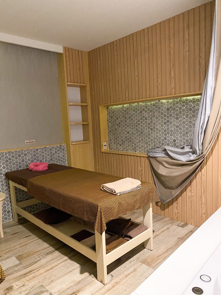 grand hill resort and spa