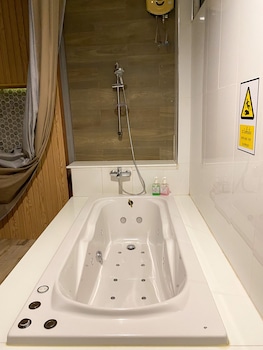 grand hill resort and spa