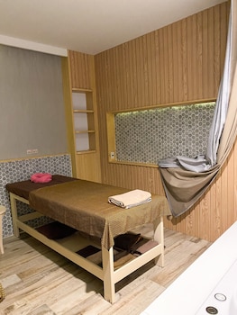 grand hill resort and spa