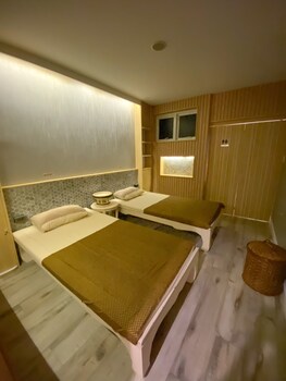 grand hill resort and spa