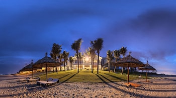 mangala zen garden and luxury apartments