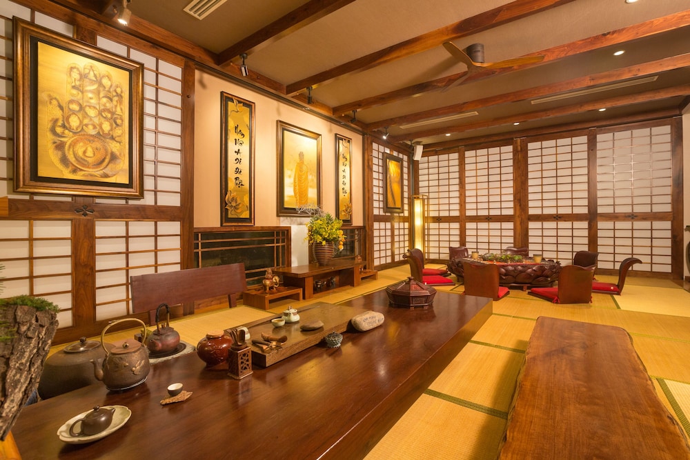 mangala zen garden and luxury apartments