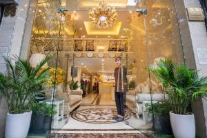 hanoi diamond king hotel