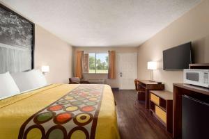 super 8 by wyndham universal city