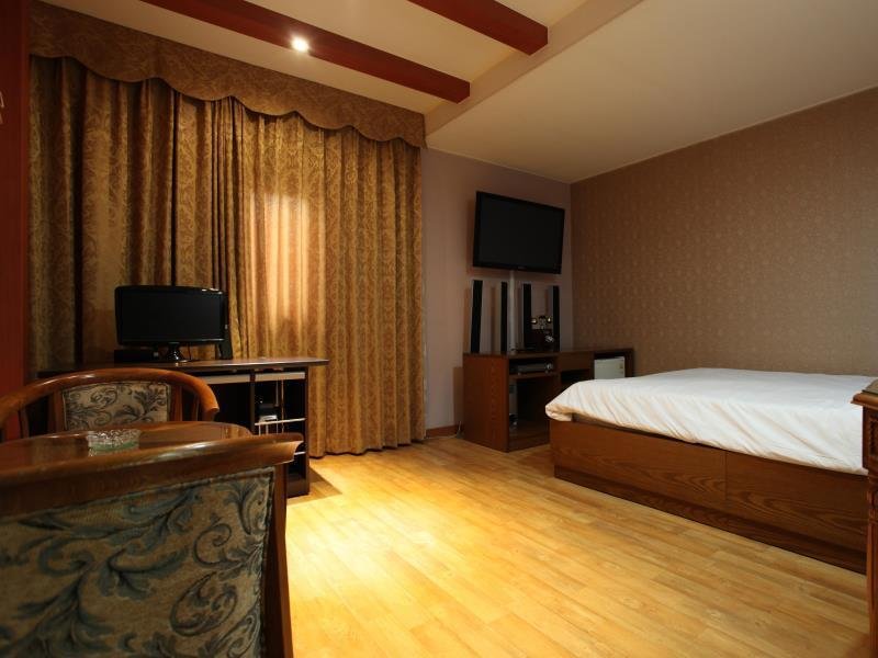 monaco hotel