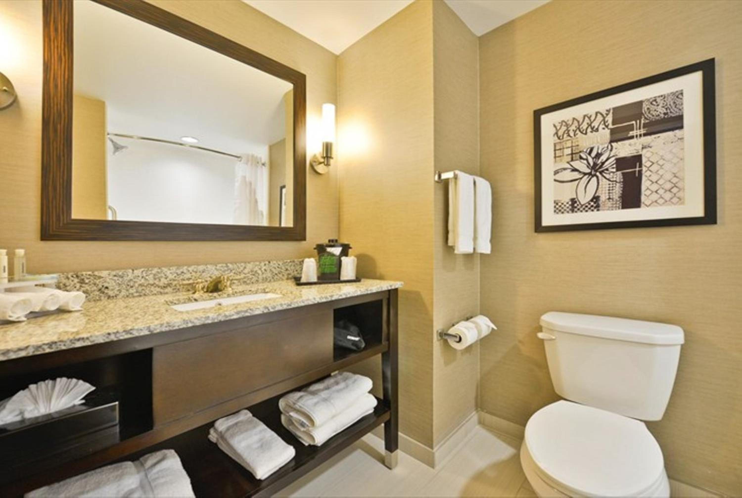 holiday inn express and suites utica by ihg