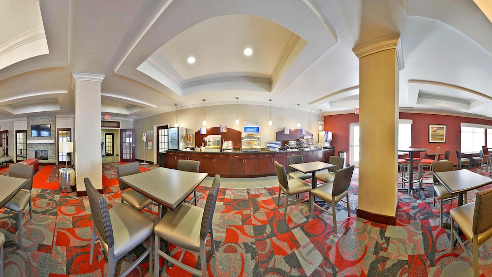 holiday inn express and suites utica by ihg