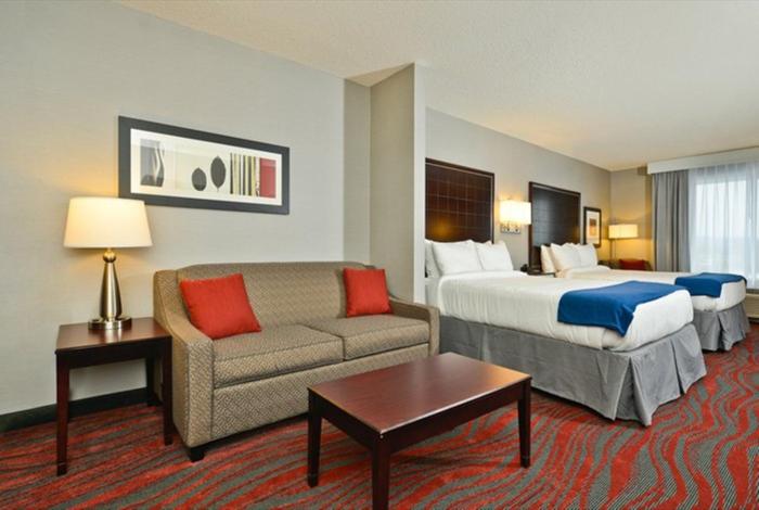 holiday inn express and suites utica by ihg