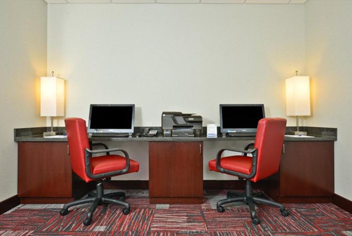 holiday inn express and suites utica by ihg