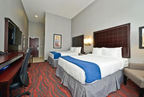 holiday inn express and suites utica by ihg