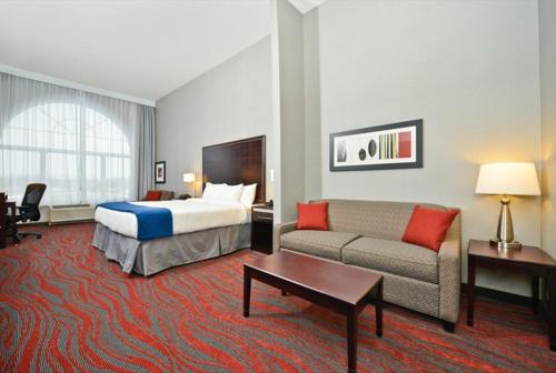 holiday inn express and suites utica by ihg