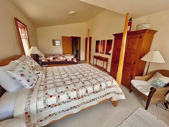 Desert Skies Resort,,2 star