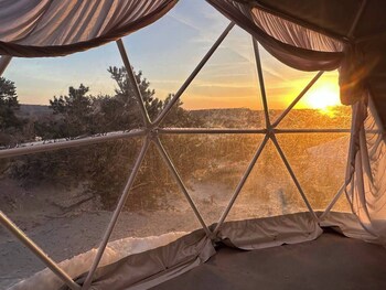 Desert Skies Resort,,2 star