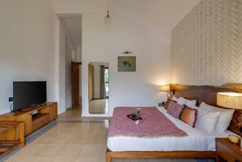 villa ayana 5bhk with pool and near the beach
