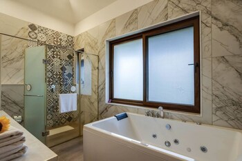 villa ayana 5bhk with pool and near the beach