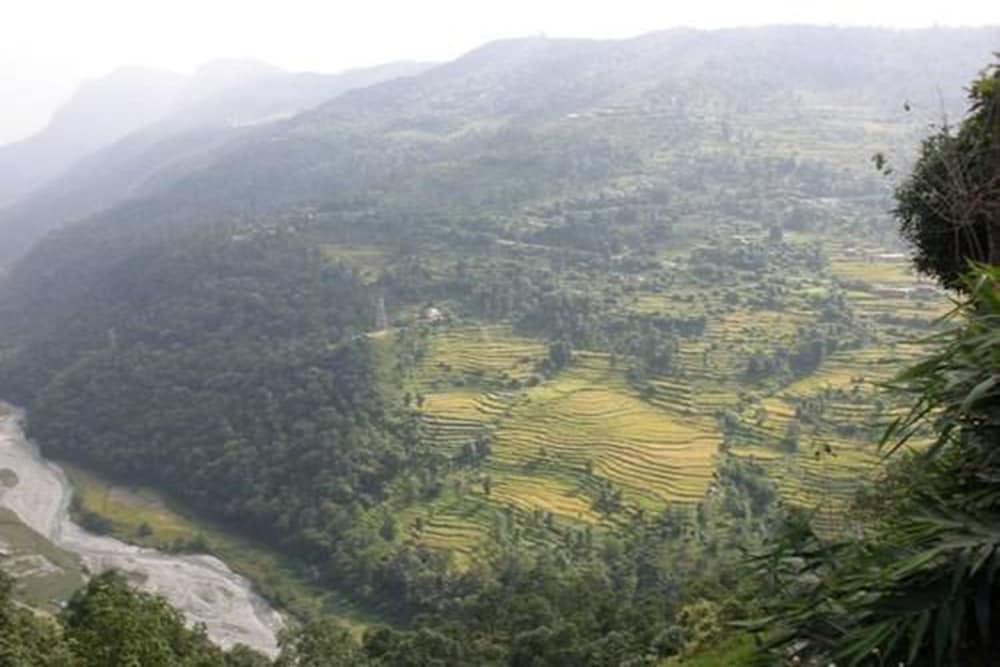 dhampus resort