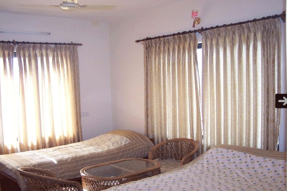 dhampus resort