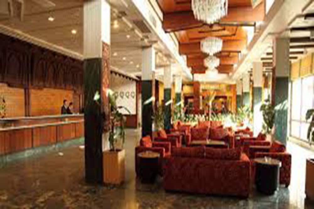 dhampus resort