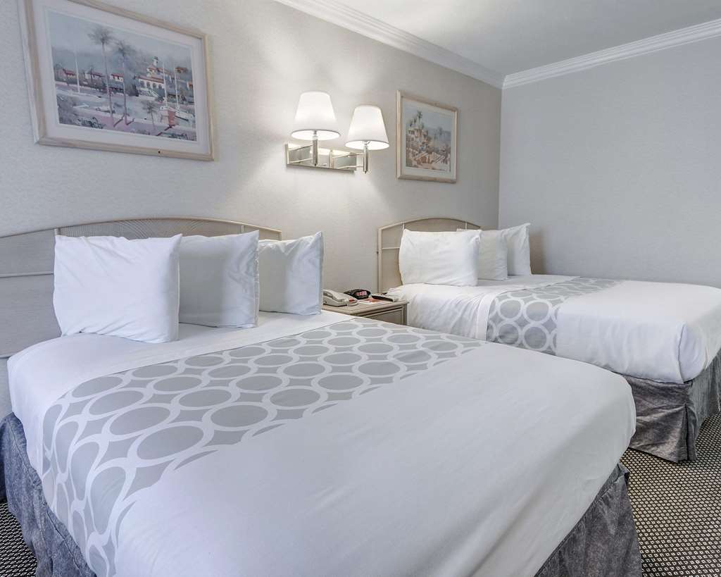 econo lodge van horn