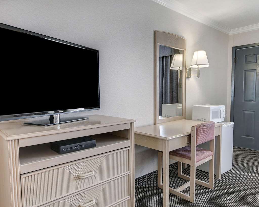 econo lodge van horn