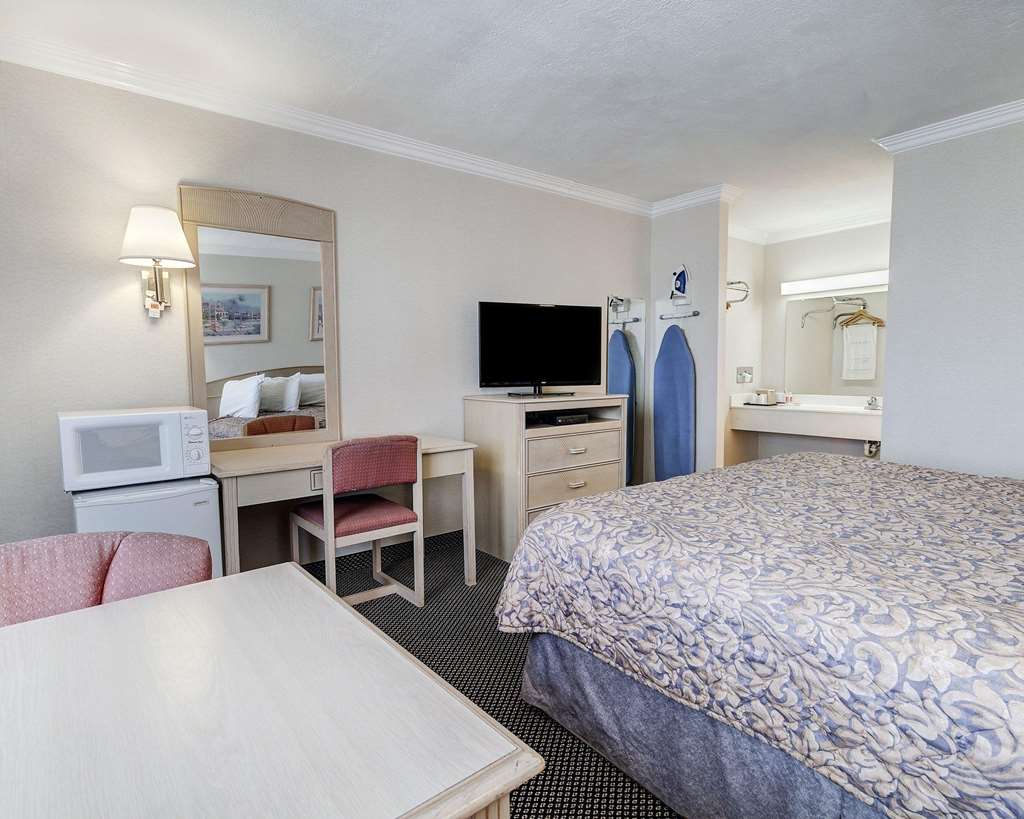 econo lodge van horn