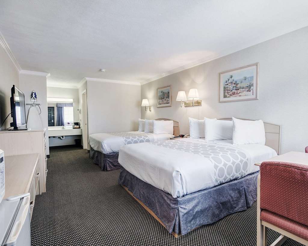 econo lodge van horn