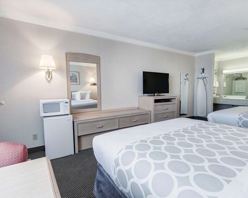 econo lodge van horn