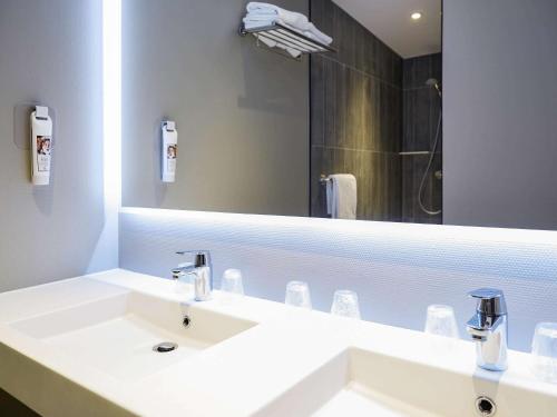 ibis paris canal saint martin