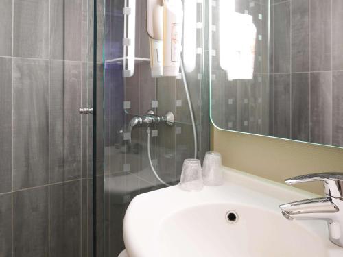 ibis paris canal saint martin