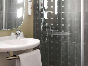 ibis paris canal saint martin