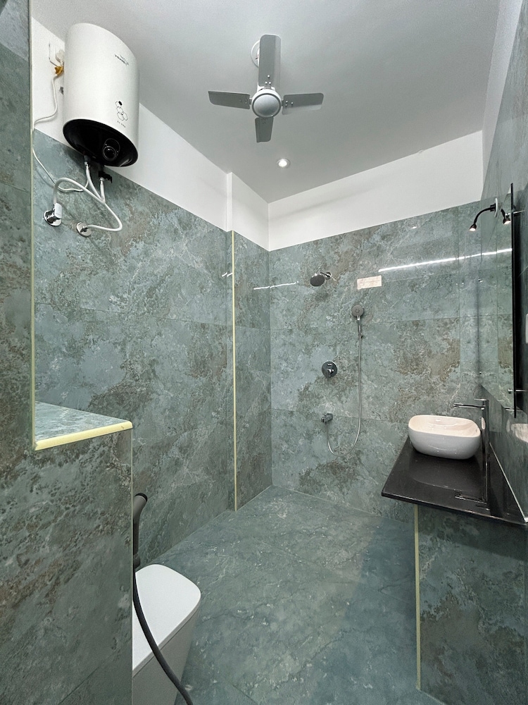 hotel coramandal heritage