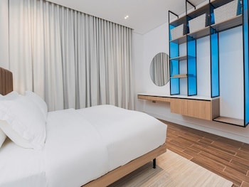 stylish and upscale apartment in almughrizat