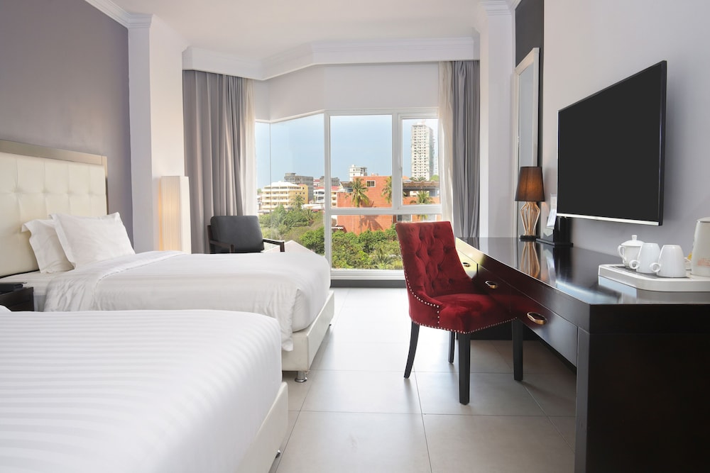 queenco hotel and casino