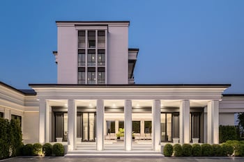 manhattan pattaya hotel