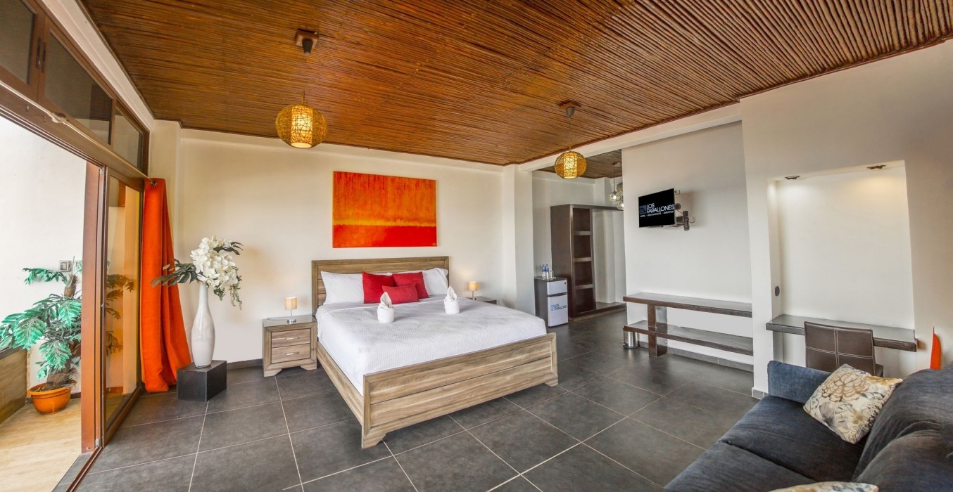 hotel los farallones