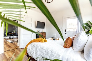 Jungle House Historic Lofts – German Village,,5 star