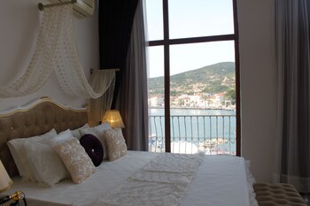Huri & Nuri Hotel,Ataturk Mah. Asiklar Cad No:11,3 star