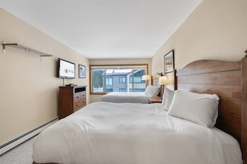 2 Bedroom Kirkwood Condo Across The Street From Village 2 Condo,,2 star